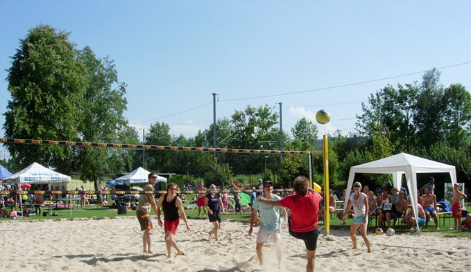 Die Einweihung des Beachvolleyball-Feldes am 8./9. 2007 war ein Höhepunkt der Vereinsgeschichte.  (Foto zvg)