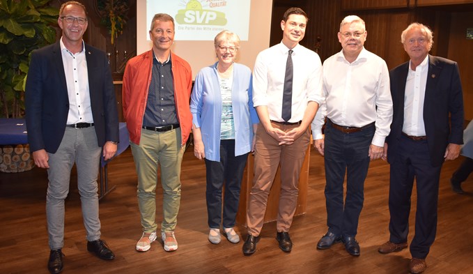 Waren Gäste am Sempachertag der SVP Wahlkreis Sursee: (v. l.)  (Foto Ferdinand Bühlmann)