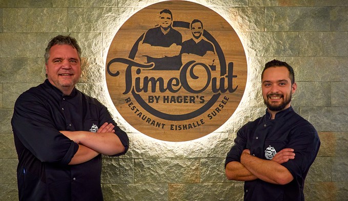 Ruedi und Sandro Hager führen neu das Time-Out in der Eishalle Sursee.  (Foto Thomas Stillhart)
