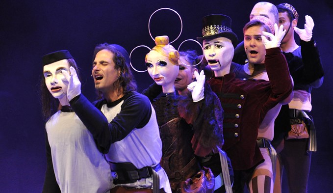 Für das «Schauspiel im Schauspiel» liess die Opernwerkstatt am Rhein eigens Puppen anfertigen. (Foto zVg)