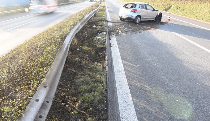 Auf der Autobahn A2 hat sich am Montag nach dem Tunnel Eich ein Verkehrsunfall ereignet. (ZVG)