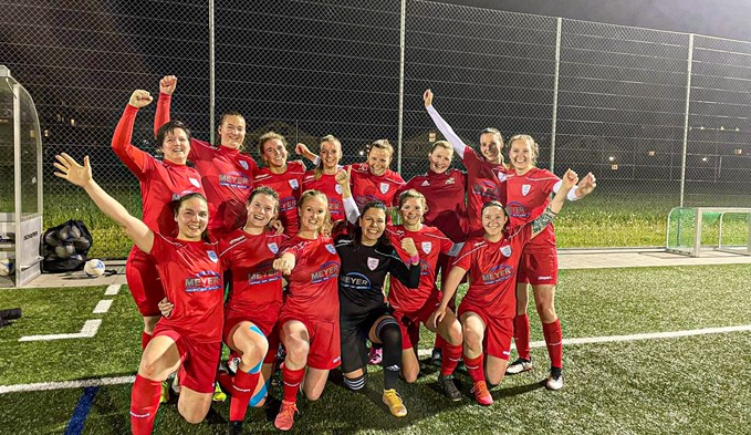 Die FC Sursee Frauen haben allen Grund zu jubeln: Sie sind Tabellenführer der 3. Liga.  (Foto zVg)