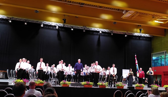 Brass Band Feldmusik Nottwil beim Konzertvortrag. (Foto Peter Estermann-Erni)