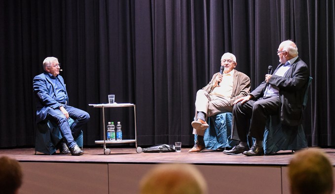 Moderator Kurt Sidler führte gekonnt durch den «clubTalk» mit Emil Scherer und Ruedi Lustenberger (von links). (Foto Stefanie Zumbach)