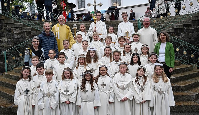 Auch in der Kirche St. Georg durften 55 Kinder von Sursee und Mauensee erstmals die Kommunion empfangen. (Foto Werner Mathis)