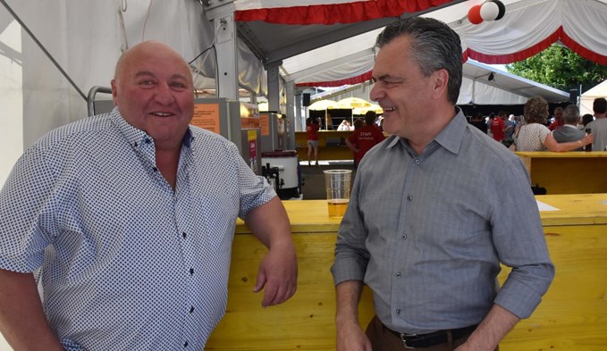 FDP-Politiker unter sich: Ortsparteipräsident Peter Häfeli und Kantonsrat Georg Dubach. (Foto Flavia Rivola)