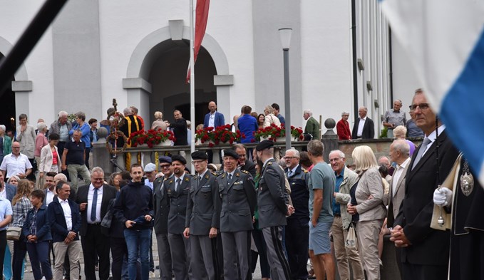 Die Delegation des Militärs mit Korpskommandant Thomas Süssli (rechts). (Foto Céline Estermann-Erni)