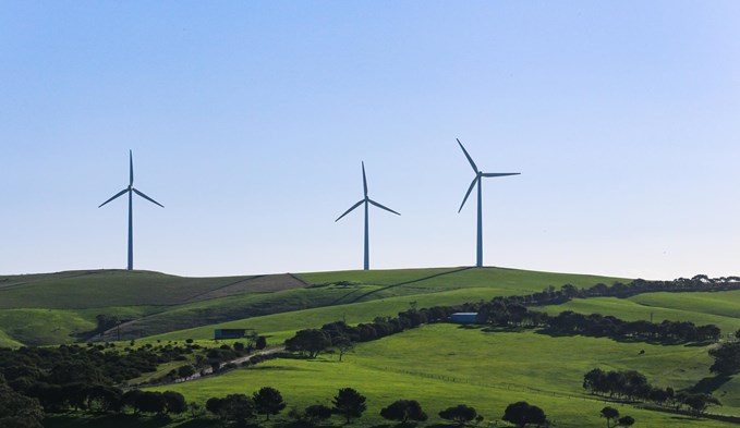 Sind Teil der Energiewende: Windräder. (Foto unsplash.com/Alex Eckermann)