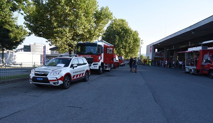 Einsatzfahrzeuge der Feuerwehr Region Sursee. (Foto Flavia Rivola)