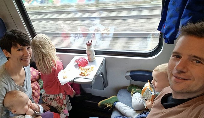 Die Sempacher Familie Vogt geniesst die Ausflüge mit dem Zug – so auch an Allerheiligen. (Foto zVg)