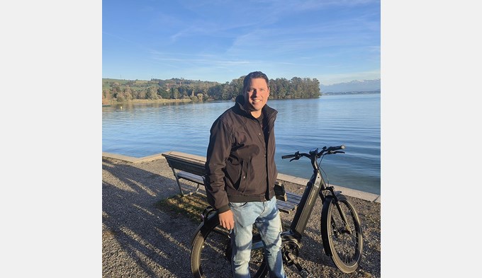 Pascal Wüest aus Sursee ist in seiner Freizeit viel mit dem E-Bike unterwegs. (Foto zVg)
