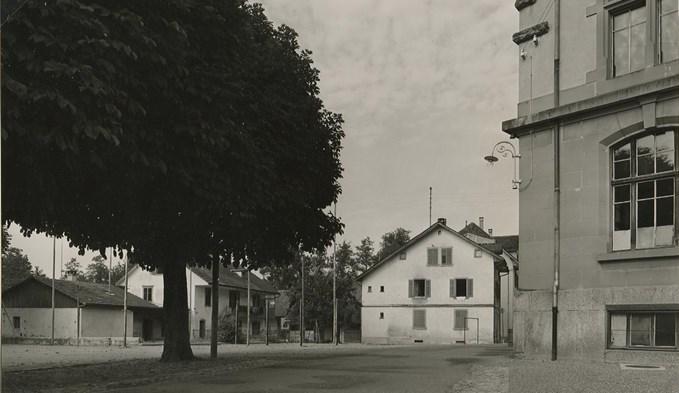 Auf der Nordseite des Schulhauses St. Georg (rechts) entstand vor 60 Jahren die Schulanlage Neu St. Georg. (Foto Stadtarchiv Sursee/Slg. Korporation Sursee)