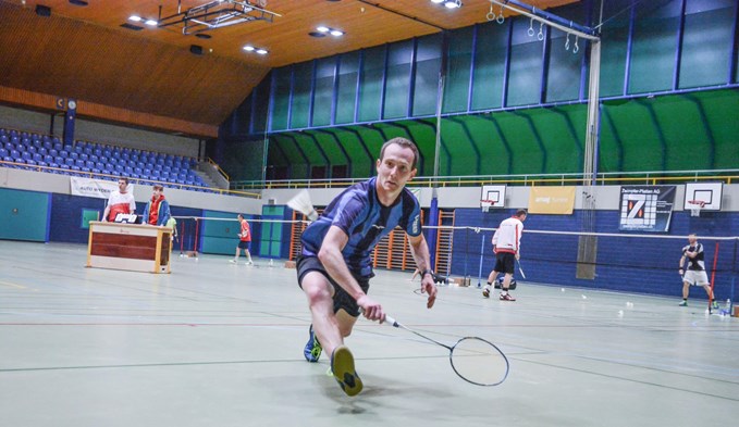 Am 34. Auto-Wyder-Cup messen sich rund 150 angemeldete Spielerinnen und Spieler aus der ganzen Schweiz in der Stadthalle Sursee im Badminton. (Foto Thomas Stillhart/zVg)
