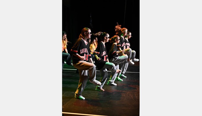 Die Tänzerinnen und Tänzer der Gruppe «The Cracks» der 7. Klasse Sekundarschule Rain/Hildisrieden überzeugten mit ihrem Auftritt. (Foto Felder Photography/Fabienne Felder)