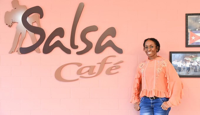 Yanet Ruckstuhl-Rodriguez betreibt das Salsa Café seit 2010. (Foto Stefanie Zumbach)