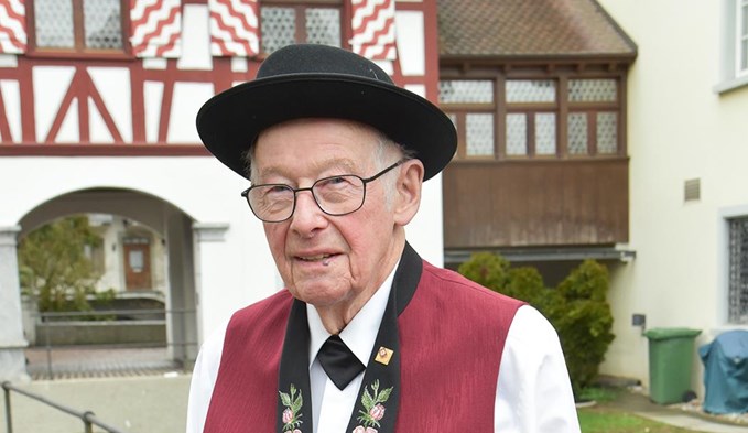 Ernst Bruggmann singt seit 59 Jahren im 100-jährigen Jodelklub Sursee mit. (Foto Daniel Zumbühl)