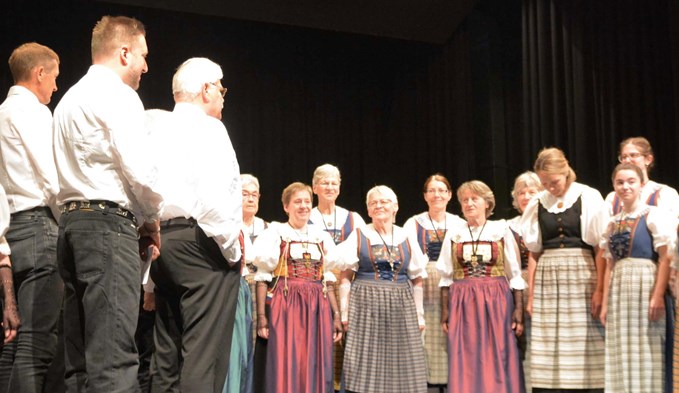 Gesang, Tanz und Theater – am Jahreskonzert der Trienger Trachtengruppe wurde dem Publikum einiges geboten.  (Foto Dorentina Gjokaj)