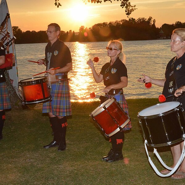
									Happy-Pipers in der Badi Schenkon: Bild 8
								