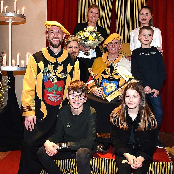 
									Heinifamilie 2020 und Heinifamilie 2019.  Bild: Foto Thomas Stillhart
								