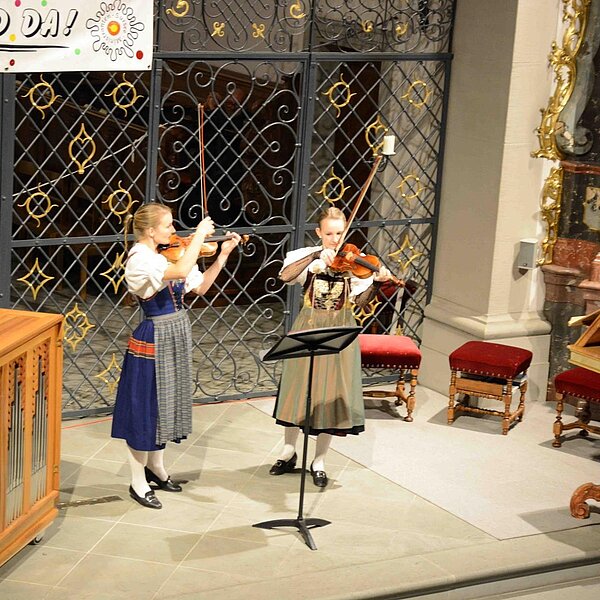 
									Familienchor Wismer in der Pfarrkirche Sursee: Bild 13
								