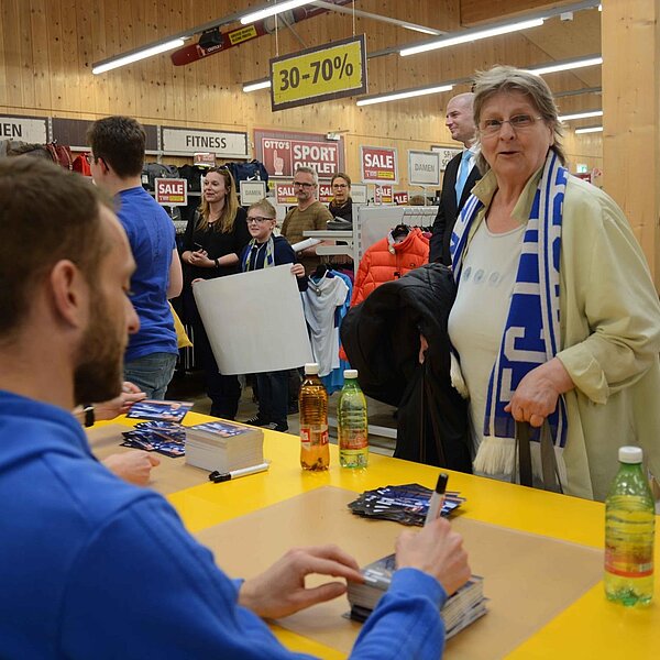 
									Der FCL lockt in den Otto's: Bild 16
								