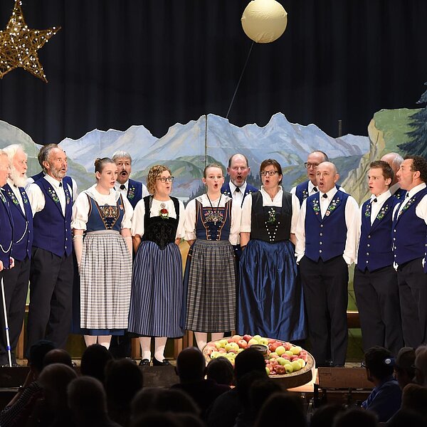 
									Das Jodlerchörli Geuensee gab sein Jodelkonzert 2019 unter dem Motte «Nachtläbe». Bild: Foto Thomas Stillhart
								