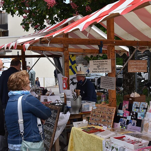 
									Nach rund eineinhalb Jahren fand zum ersten Mal wieder ein Warenmarkt in Sursee statt. Bild: Foto Céline Estermann-Erni
								