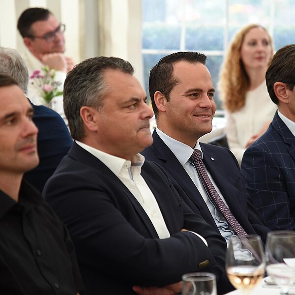 
									Von links: Triengens Gemeinderat Daniel Schmid, Verbandspräsident Georg Dubach und Ständerat Damian Müller.  Bild: Foto Thomas Stillhart
								