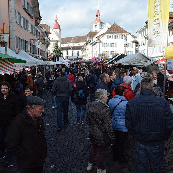 
									Einweihung Dorfplatz Schenkon: Bild 4
								
