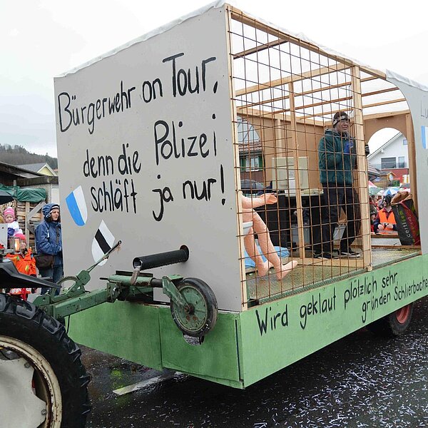 
									Fasnachtsumzug der Roggenzunft Schlierbach: Bild 6
								