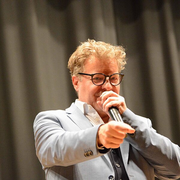 
									Der Wiener Satiriker Niko Formanek in Schenkon: Bild 9
								