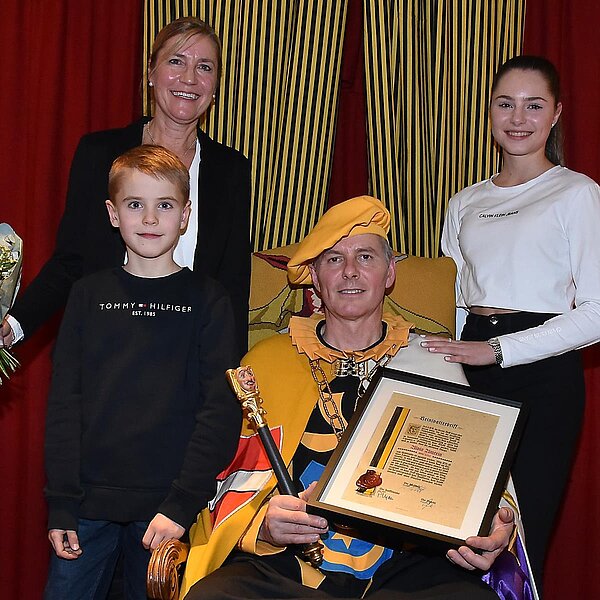 
									Die Heinifamilie mit Heinivater Alois Amrein, Heinimamme Barbara und den Heinigoofen Linda und Levin.  Bild: Foto Thomas Stillhart
								