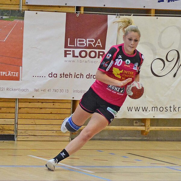 
									Spono Eagles gewinnen hoch auch dank Tamara Aegerter: Bild 23
								