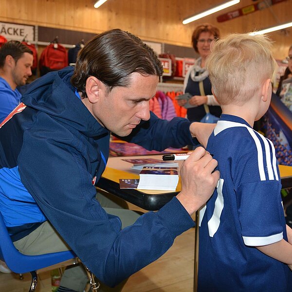 
									Der FCL lockt in den Otto's: Bild 7
								