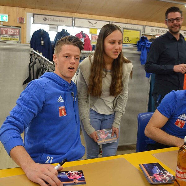 
									Der FCL lockt in den Otto's: Bild 33
								