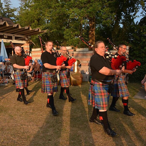 
									Happy-Pipers in der Badi Schenkon: Bild 2
								