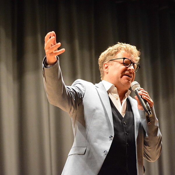 
									Der Wiener Satiriker Niko Formanek in Schenkon: Bild 5
								