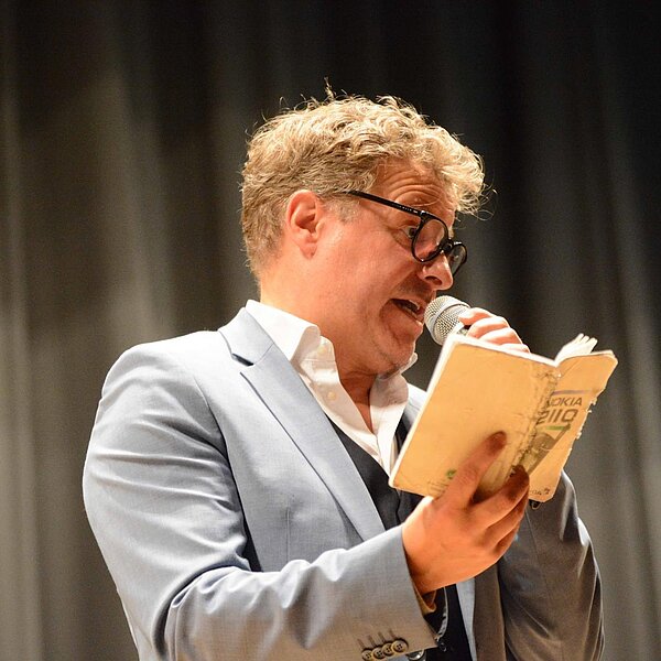 
									Der Wiener Satiriker Niko Formanek in Schenkon: Bild 17
								