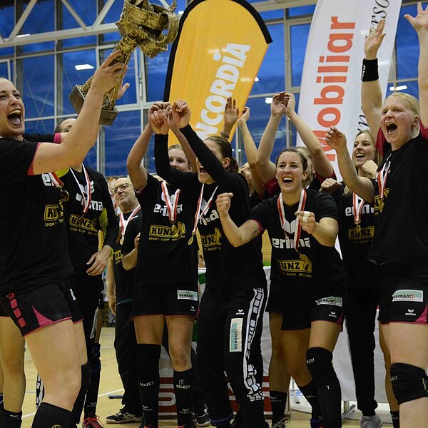 
									Meisterfeier Spono Eagles 2016: Bild 7
								