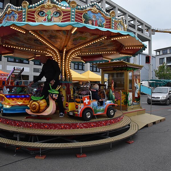 
									Ein Symbol für jeden Markt: das Karussell. Bild: Foto Céline Estermann-Erni
								