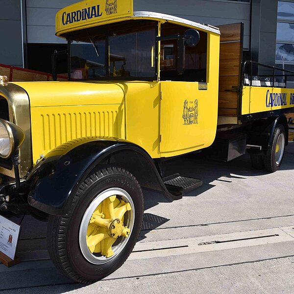 
									Ob Postauto, Feuerwehrfahrzeug oder Lastwagen. Rund 2000 Besucher schauten 300 verschiedene Saurer-Fahrzeuge im Campus Sursee an.  Bild: Foto Thomas Stillhart
								