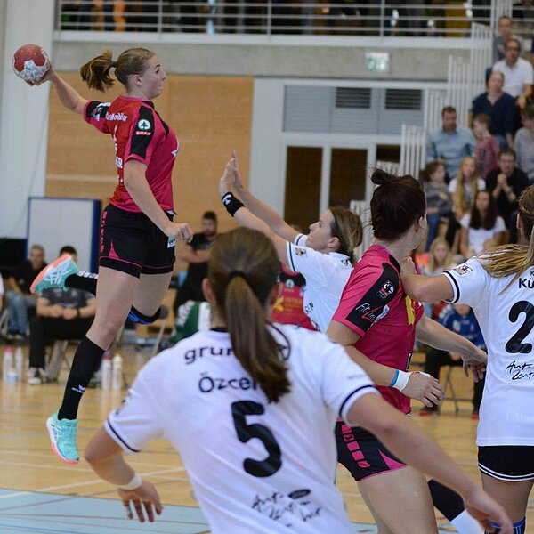 
									Spono Eagles gewinnen hoch auch dank Tamara Aegerter: Bild 2
								