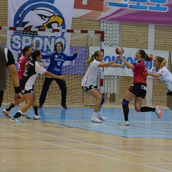 
									Spono Eagles gewinnen hoch auch dank Tamara Aegerter: Bild 16
								