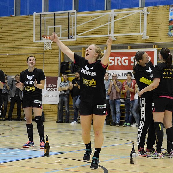 
									Meisterfeier Spono Eagles 2016: Bild 4
								