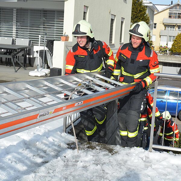 
									Einführungskurs Angehörige der Feuerwehr 2019 in Gunzwil: Bild 7
								