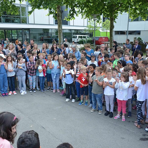 
									Spatenstich Erneuerungsbau Primarschule Kotten, Sursee: Bild 4
								