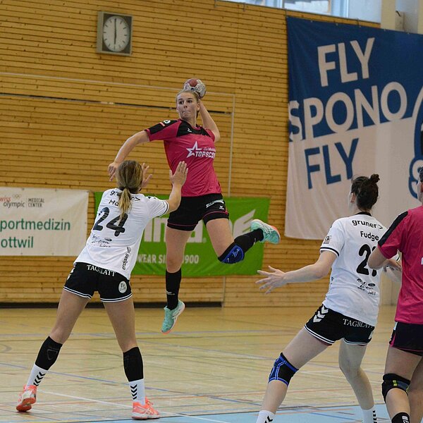 
									Spono Eagles gewinnen hoch auch dank Tamara Aegerter: Bild 24
								