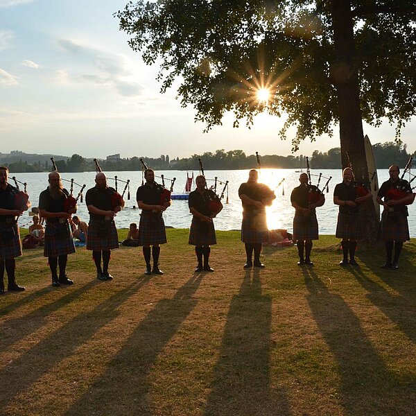 
									Happy-Pipers in der Badi Schenkon: Bild 4
								