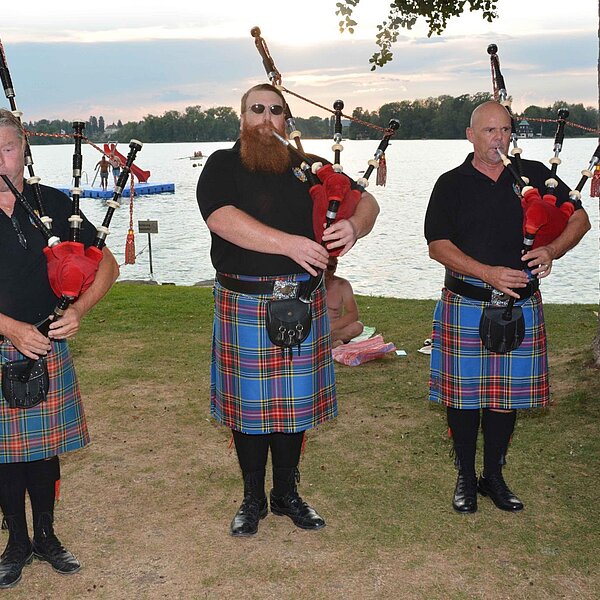 
									Happy-Pipers in der Badi Schenkon: Bild 7
								
