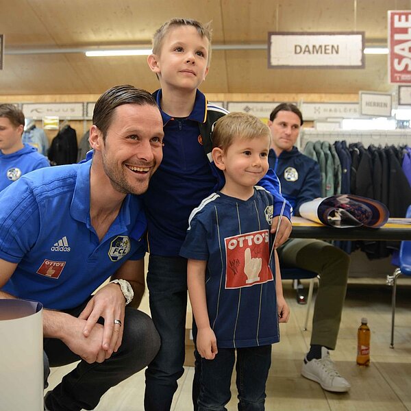 
									Der FCL lockt in den Otto's: Bild 21
								